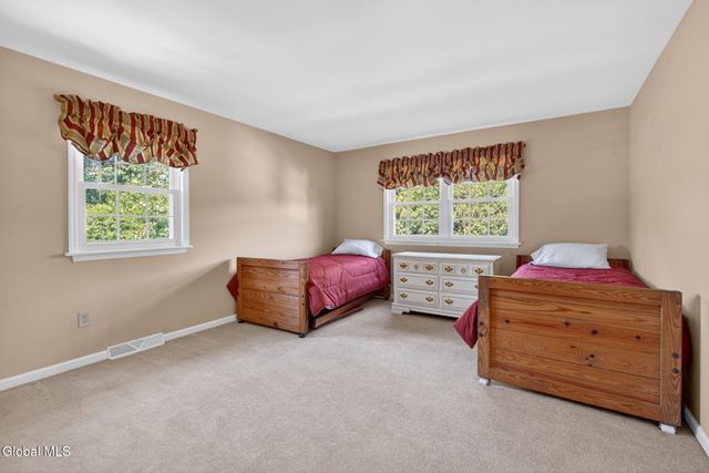 4 Smith Lane, Voorheesville, NY 12186