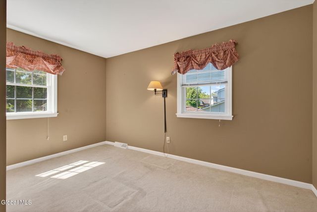 4 Smith Lane, Voorheesville, NY 12186