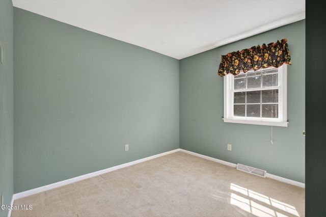 4 Smith Lane, Voorheesville, NY 12186