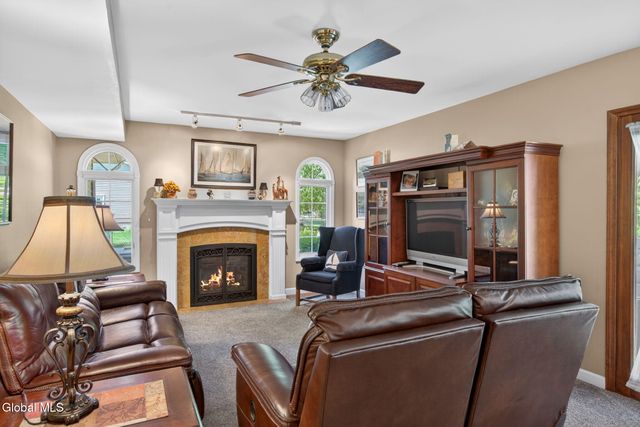 4 Smith Lane, Voorheesville, NY 12186