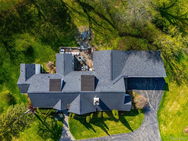 27881 Rackham Drive, Lathrup Village, MI 48076