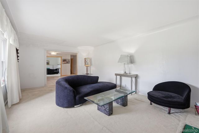 27881 Rackham Drive, Lathrup Village, MI 48076