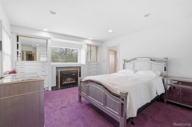 27881 Rackham Drive, Lathrup Village, MI 48076