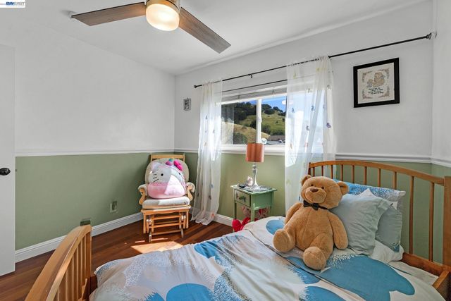 77 Barnes Ln, Fremont, CA 94536