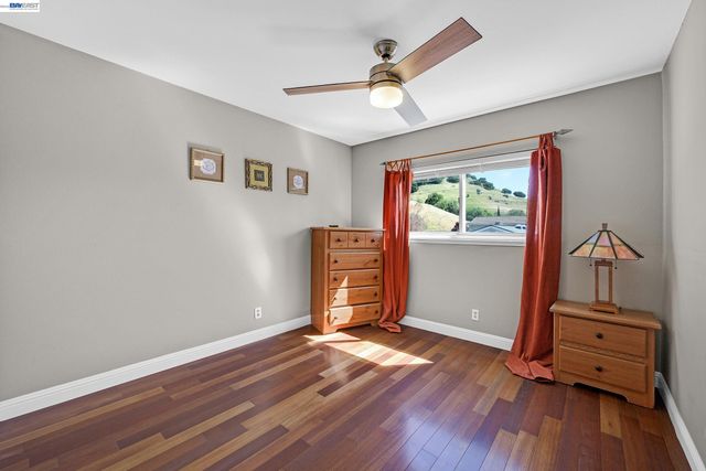 77 Barnes Ln, Fremont, CA 94536