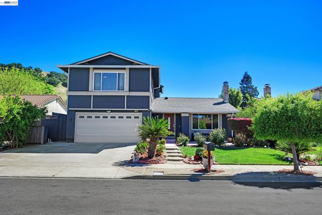 77 Barnes Ln, Fremont, CA 94536