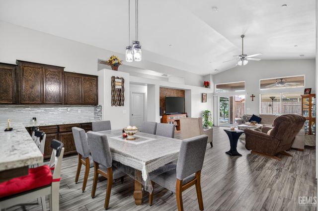 9411 Godiva Avenue, Bakersfield, CA 93311
