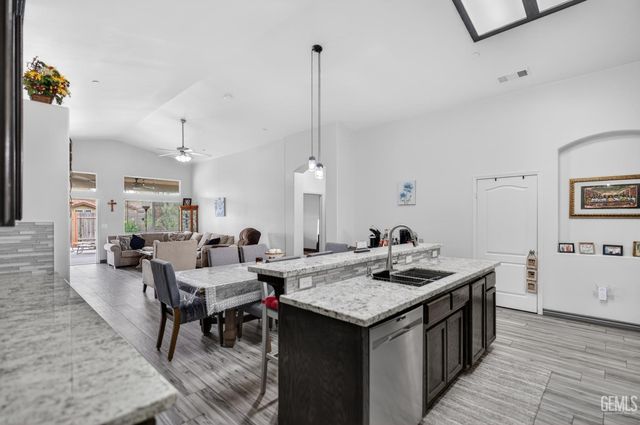 9411 Godiva Avenue, Bakersfield, CA 93311