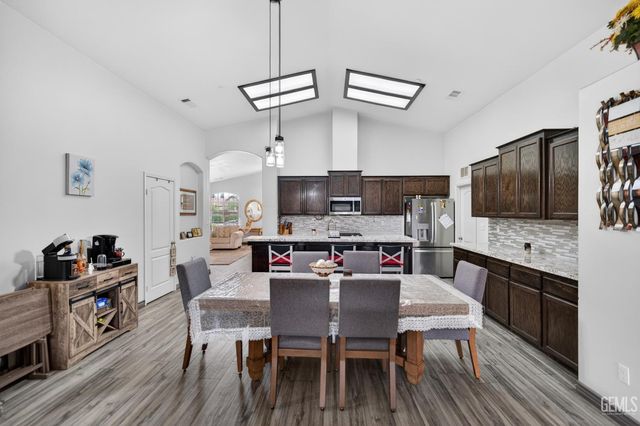 9411 Godiva Avenue, Bakersfield, CA 93311