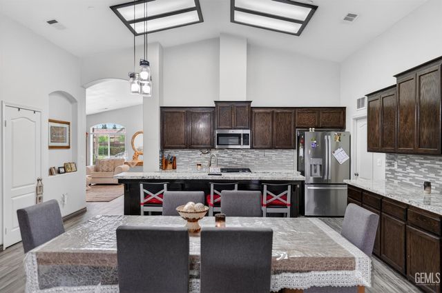 9411 Godiva Avenue, Bakersfield, CA 93311