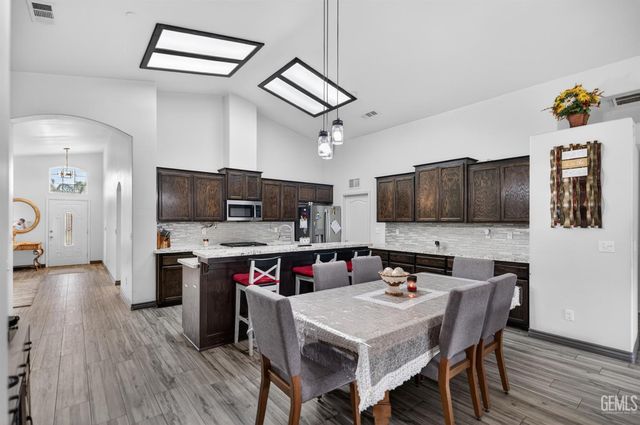 9411 Godiva Avenue, Bakersfield, CA 93311