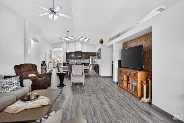 9411 Godiva Avenue, Bakersfield, CA 93311