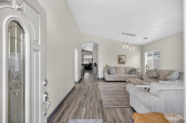 9411 Godiva Avenue, Bakersfield, CA 93311
