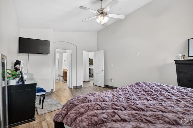 9411 Godiva Avenue, Bakersfield, CA 93311