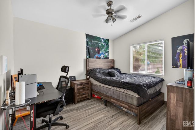 9411 Godiva Avenue, Bakersfield, CA 93311