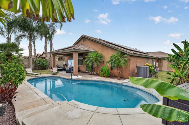 9411 Godiva Avenue, Bakersfield, CA 93311