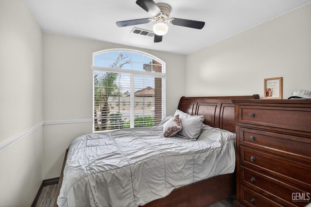 9411 Godiva Avenue, Bakersfield, CA 93311