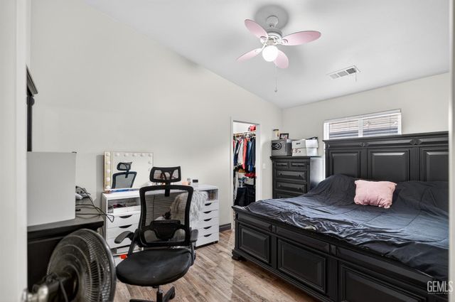 9411 Godiva Avenue, Bakersfield, CA 93311