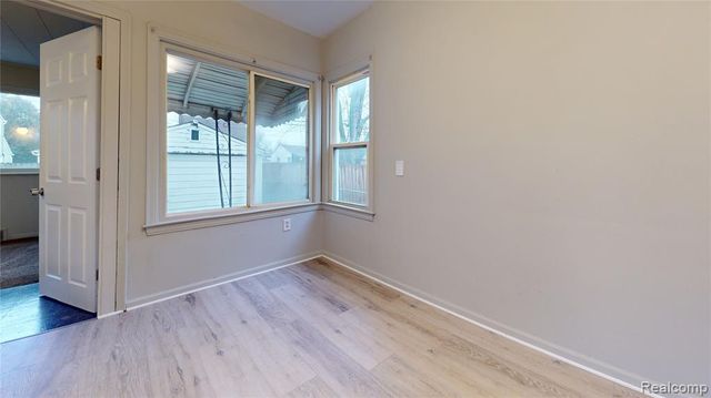 21171 Dexter Boulevard, Warren, MI 48089