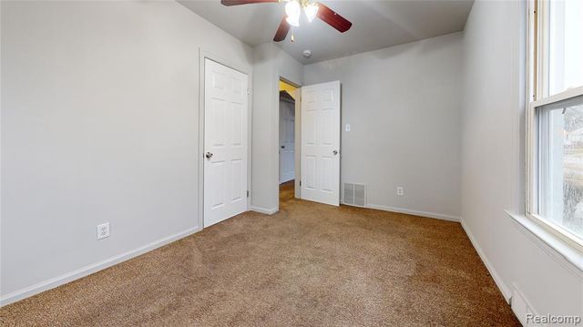 21171 Dexter Boulevard, Warren, MI 48089