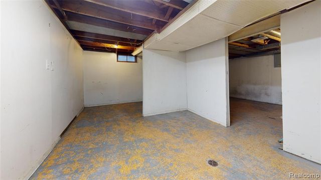 21171 Dexter Boulevard, Warren, MI 48089