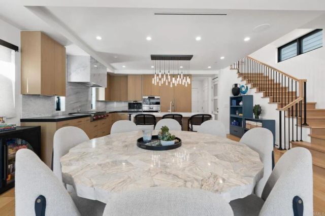 119 41St Street, Newport Beach, CA 92663