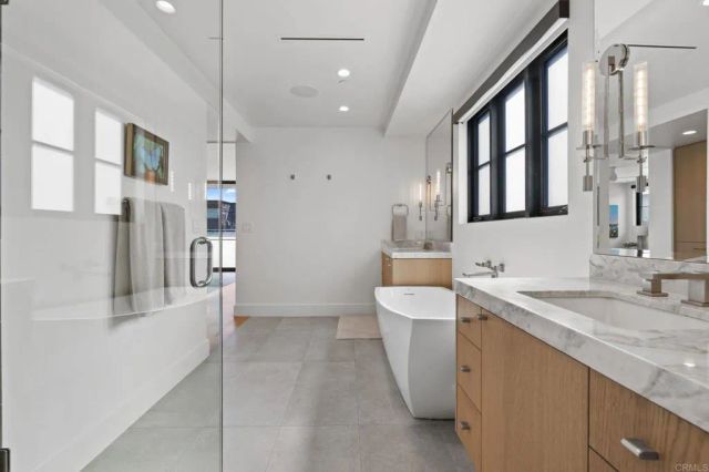 119 41St Street, Newport Beach, CA 92663