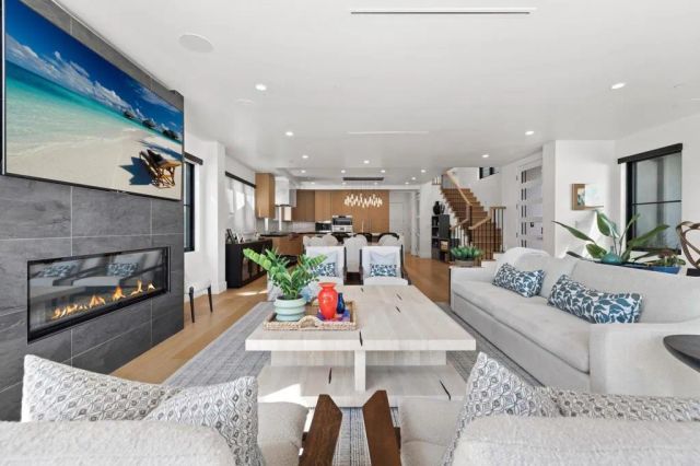 119 41St Street, Newport Beach, CA 92663