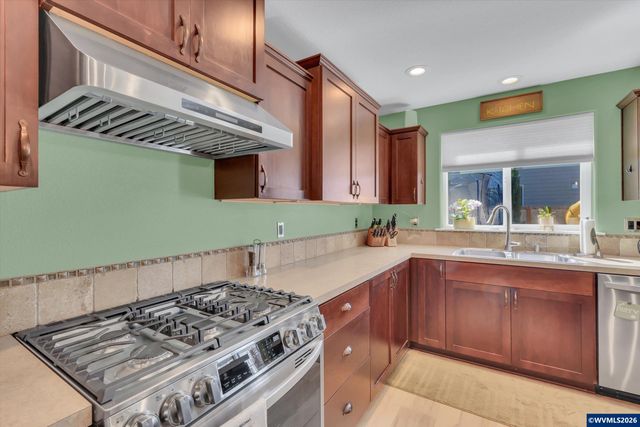 404 Vine Av, Woodburn, OR 97071