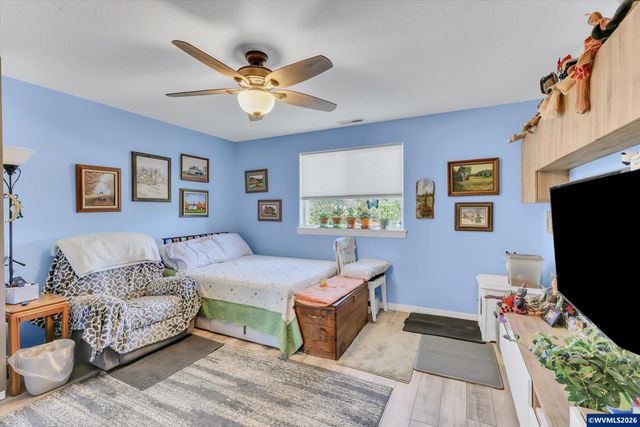 404 Vine Av, Woodburn, OR 97071