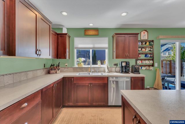 404 Vine Av, Woodburn, OR 97071