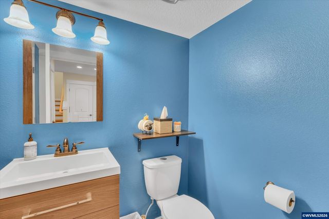 404 Vine Av, Woodburn, OR 97071