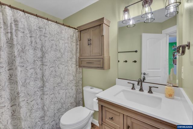 404 Vine Av, Woodburn, OR 97071