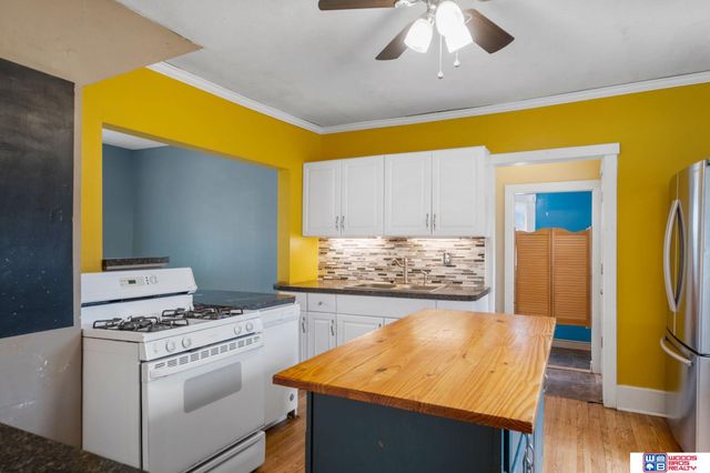 1214 S 30th Street, Lincoln, NE 68510