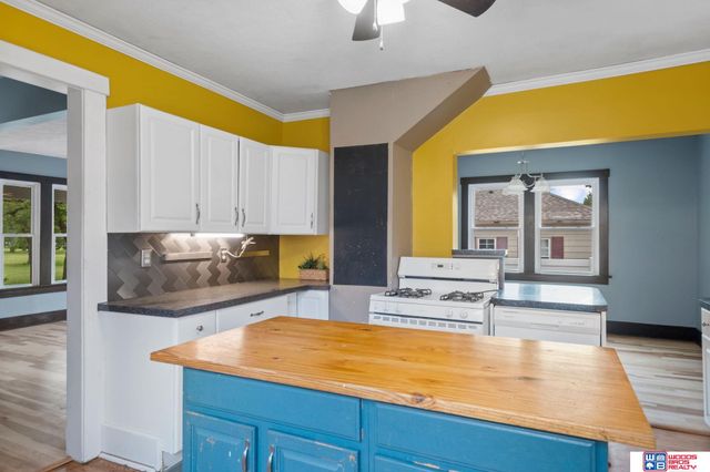 1214 S 30th Street, Lincoln, NE 68510