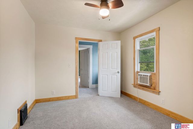 1214 S 30th Street, Lincoln, NE 68510