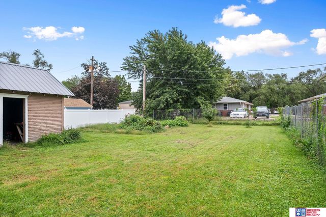 1214 S 30th Street, Lincoln, NE 68510