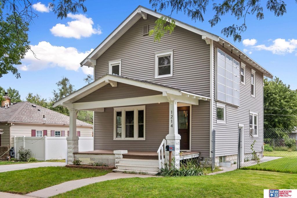 1214 S 30th Street, Lincoln, NE 68510