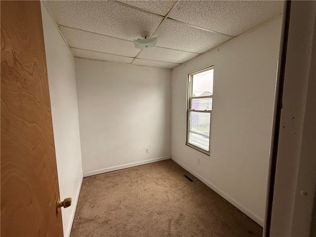 404 E Locust St, City Of But Ne, PA 16001