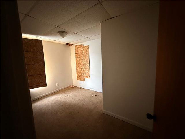 404 E Locust St, City Of But Ne, PA 16001