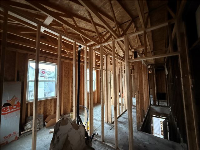 404 E Locust St, City Of But Ne, PA 16001