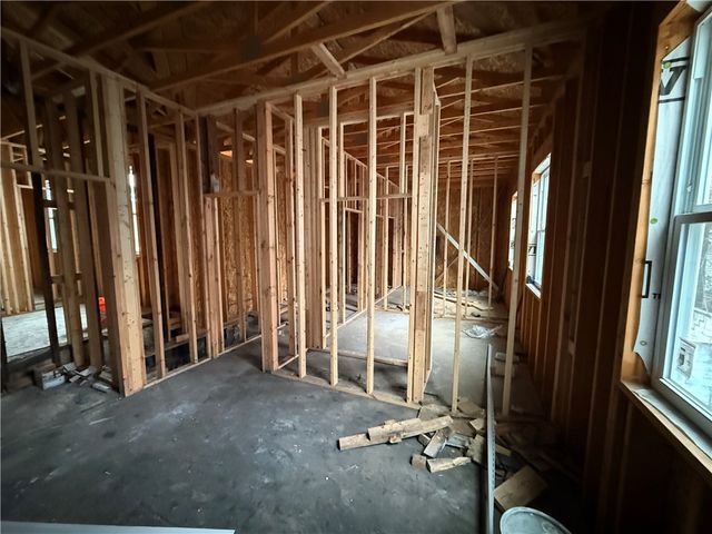 404 E Locust St, City Of But Ne, PA 16001