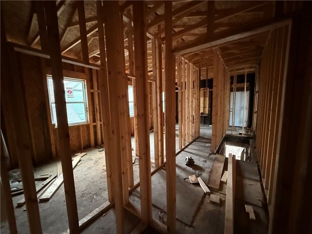 404 E Locust St, City Of But Ne, PA 16001