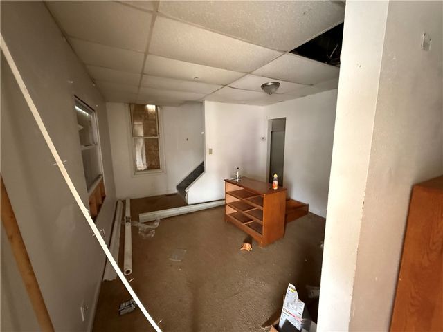 404 E Locust St, City Of But Ne, PA 16001