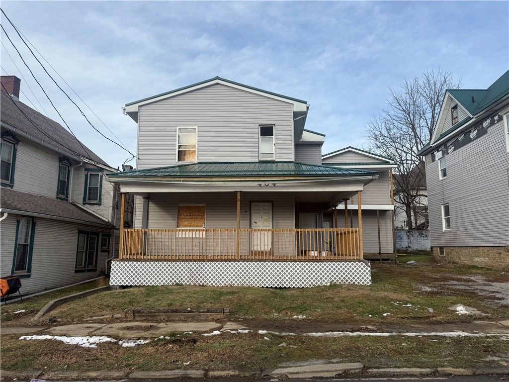 404 E Locust St, City Of But Ne, PA 16001