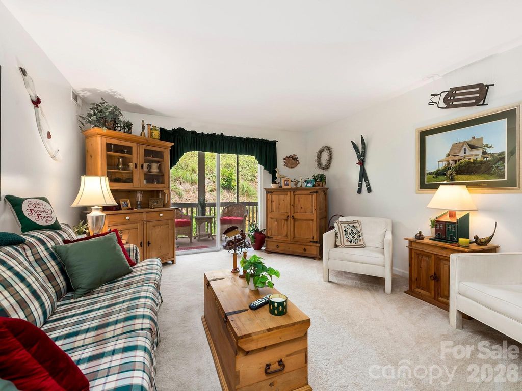 2903 Sagamore Lane, Asheville, NC 28806