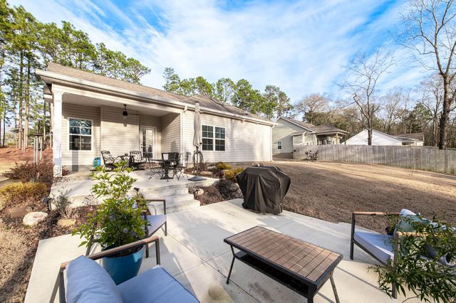 286 Pine Street, Gloverville, SC 29828