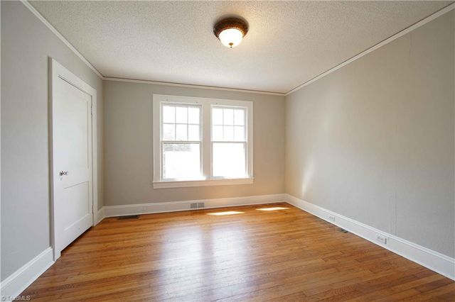 1500 W Academy Street, Winston-salem, NC 27103