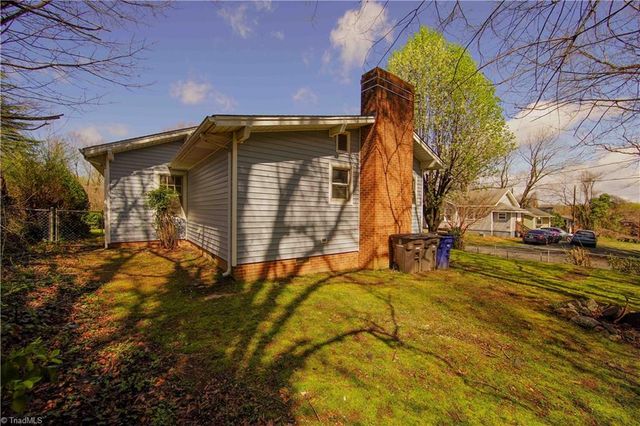 1500 W Academy Street, Winston-salem, NC 27103