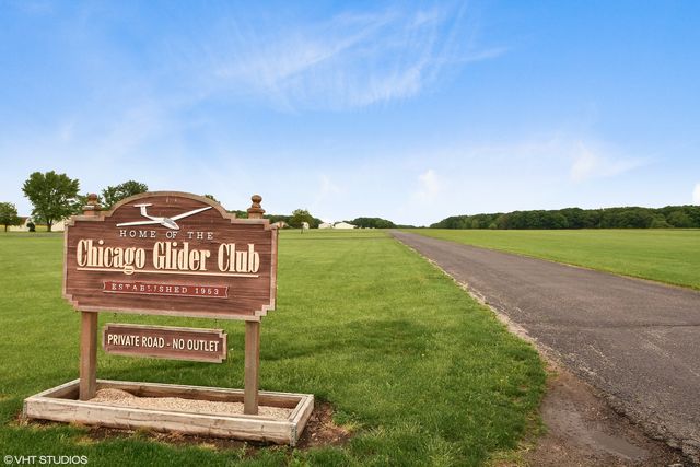 26010 W Airport Road, Minooka, IL 60447